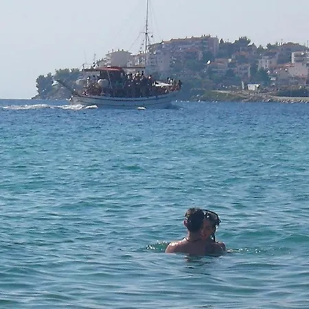 In Bb - Welcome To Petunia, In Neos-marmaras,xalkidiki ,greece, Triple 6 *