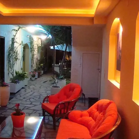 In Bb - Welcome To Petunia, In Neos-marmaras,xalkidiki ,greece, Triple 6 *