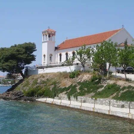 In Bb - Welcome To Petunia, In Neos-marmaras,xalkidiki ,greece, Triple 6 Penzion